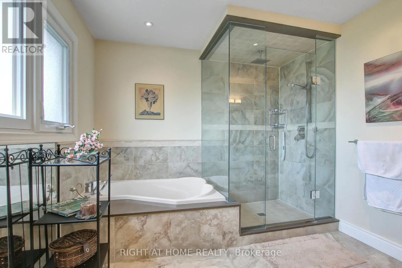 53 WALTHAM CRESCENT