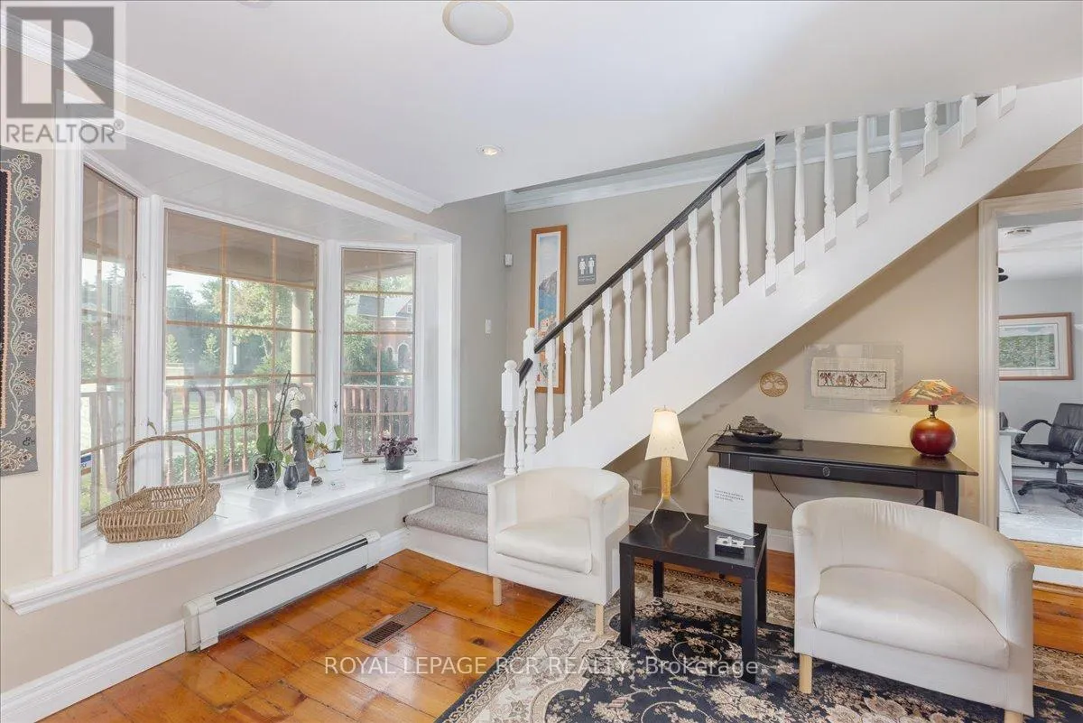 50 WELLINGTON STREET E