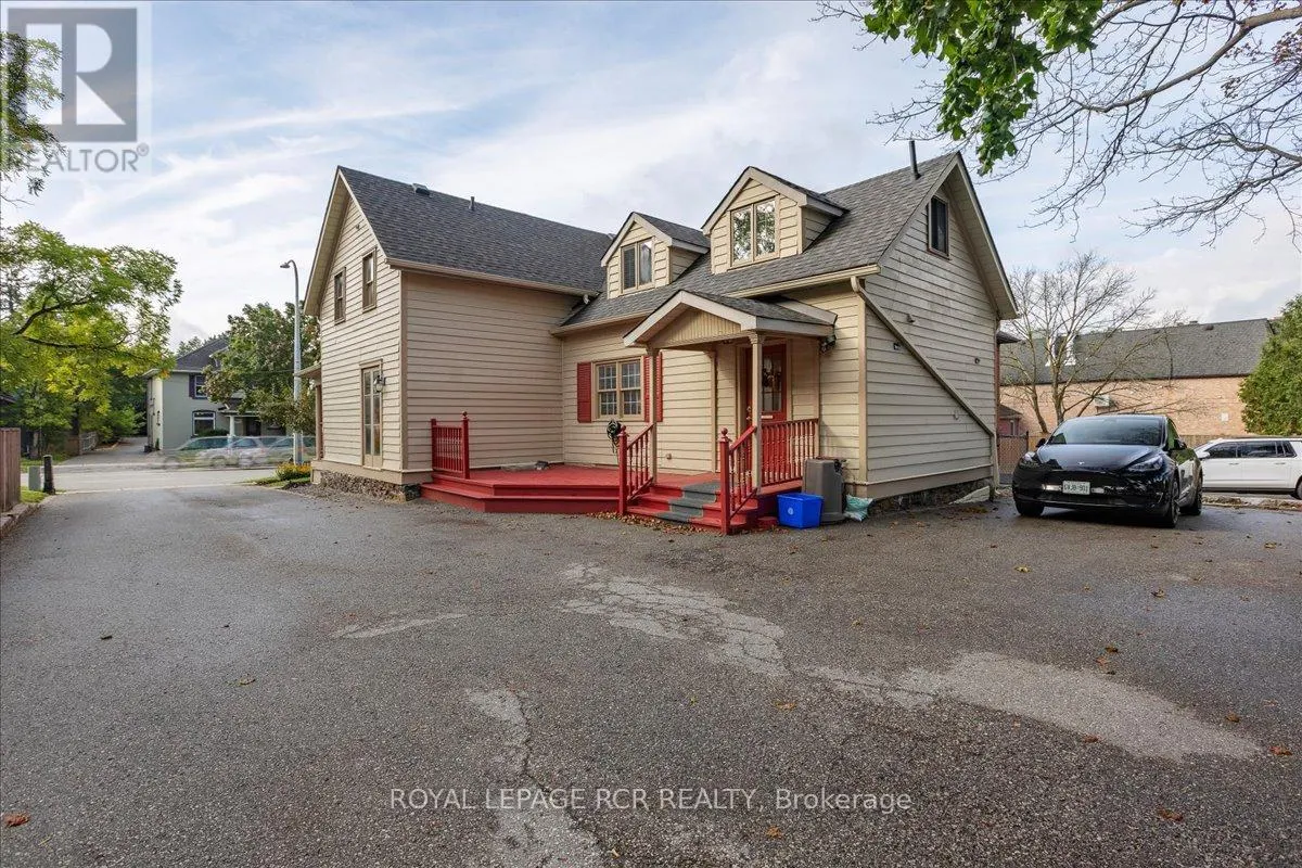 50 WELLINGTON STREET E