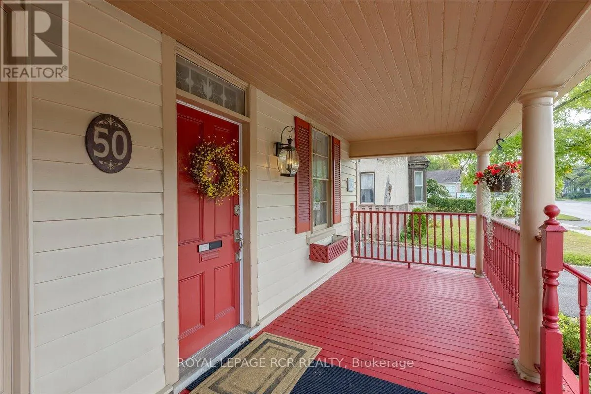 50 WELLINGTON STREET E