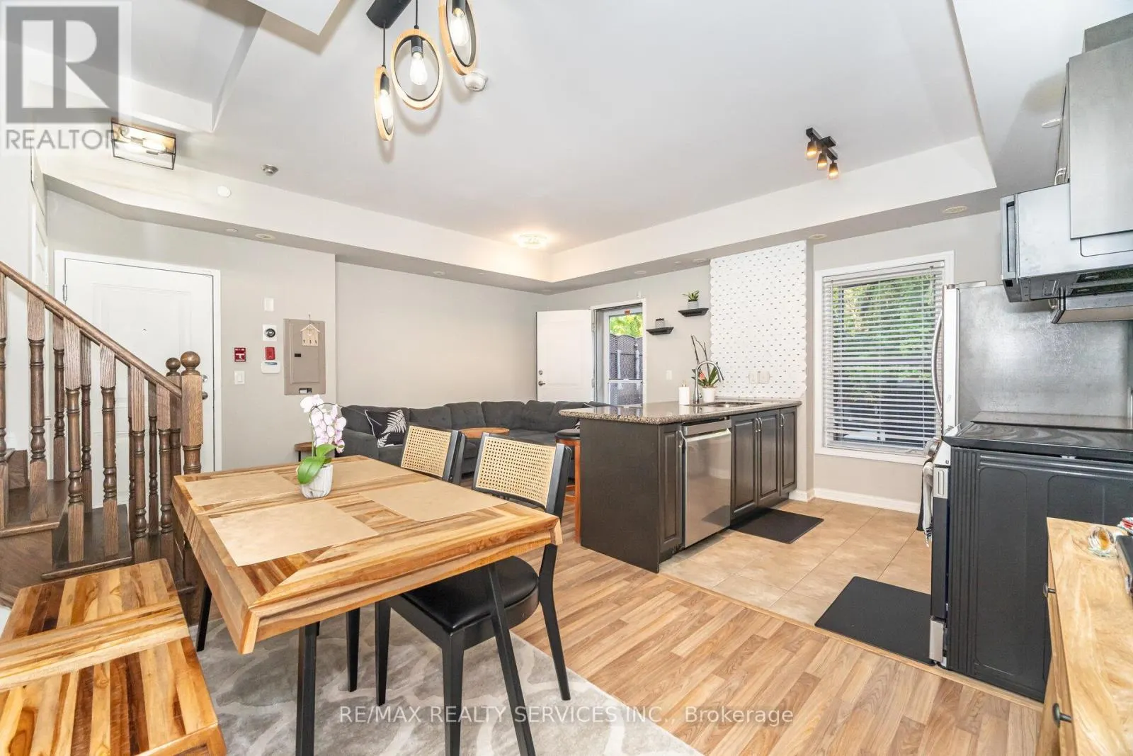 106 - 9589 KEELE STREET