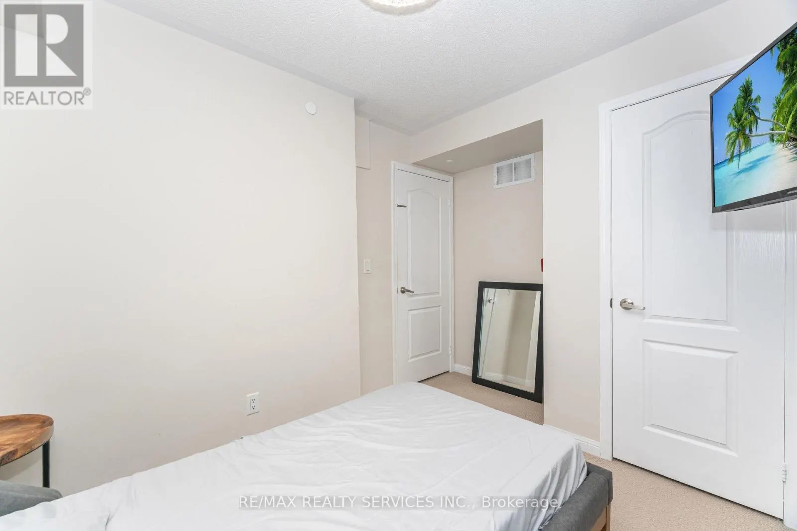 106 - 9589 KEELE STREET