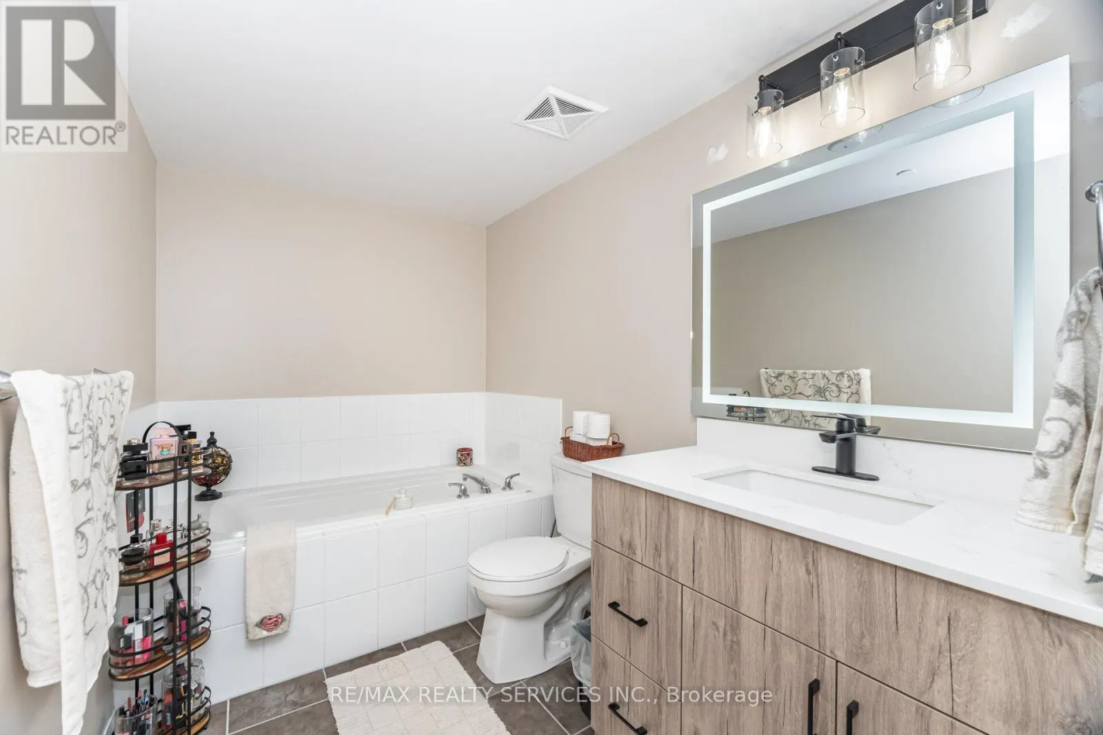 106 - 9589 KEELE STREET