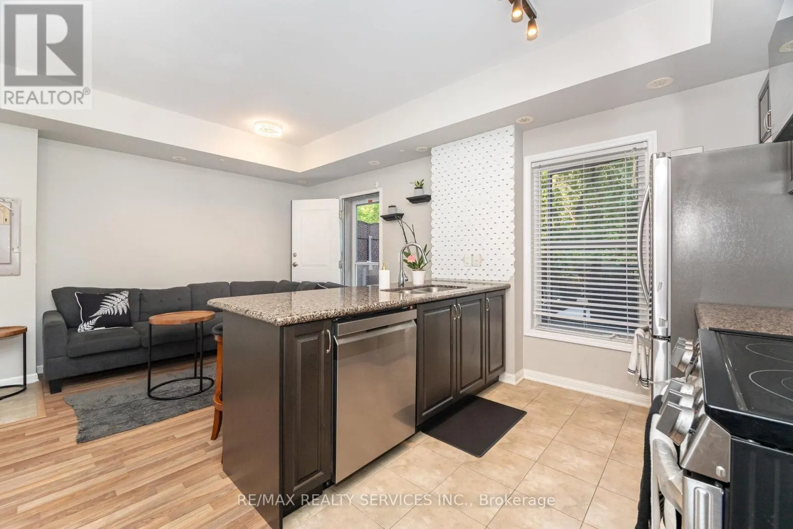 106 - 9589 KEELE STREET
