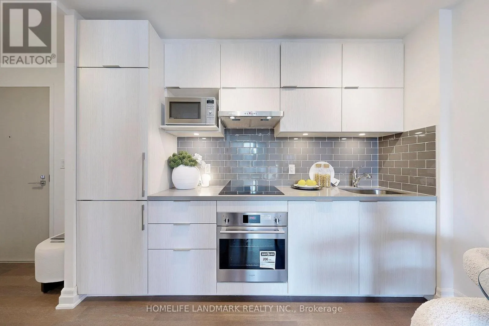 730 - 10 ROUGE VALLEY DRIVE W