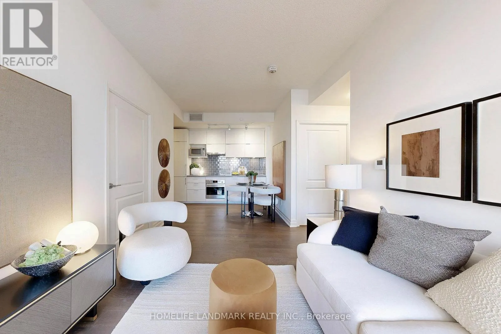730 - 10 ROUGE VALLEY DRIVE W