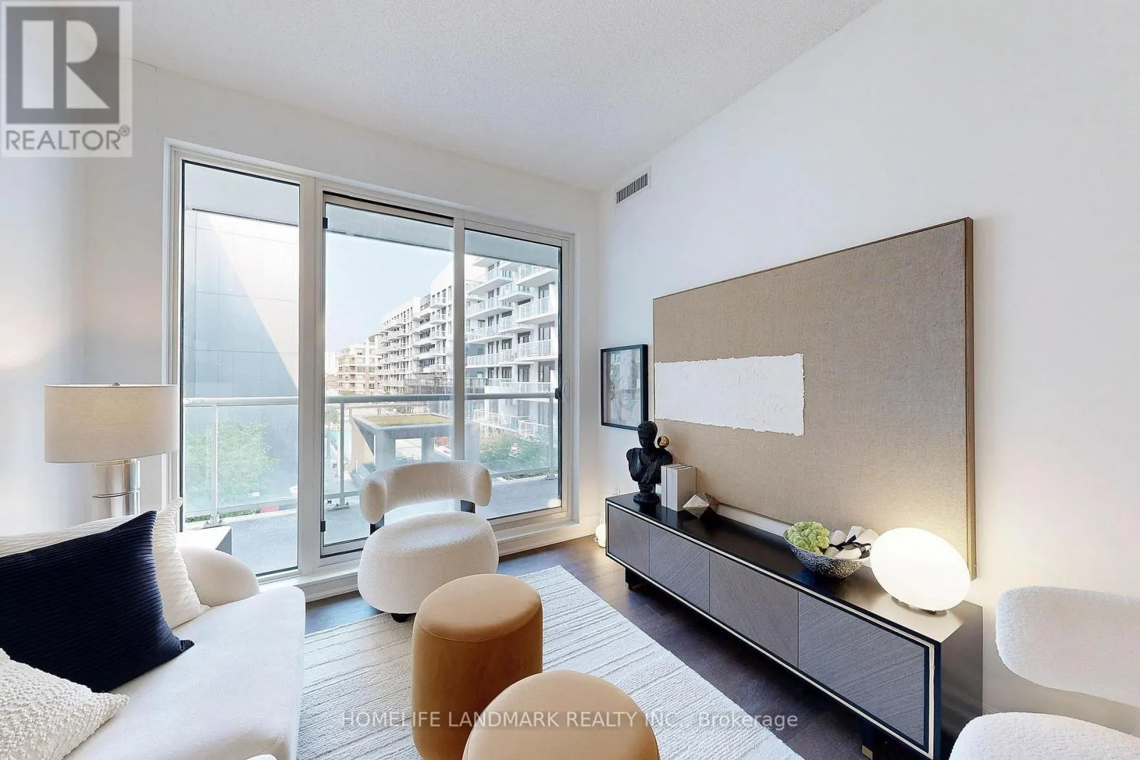 730 - 10 ROUGE VALLEY DRIVE W