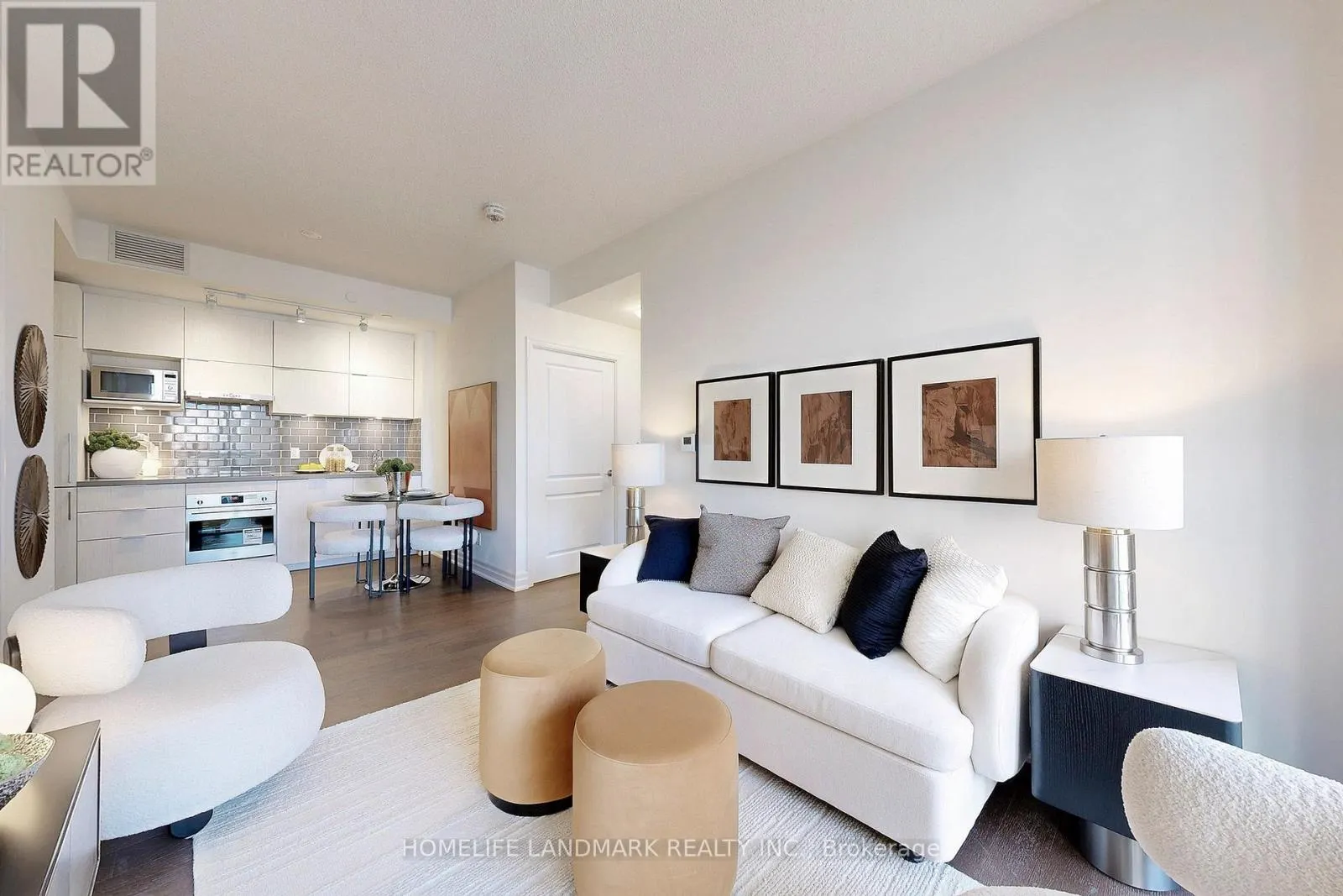 730 - 10 ROUGE VALLEY DRIVE W