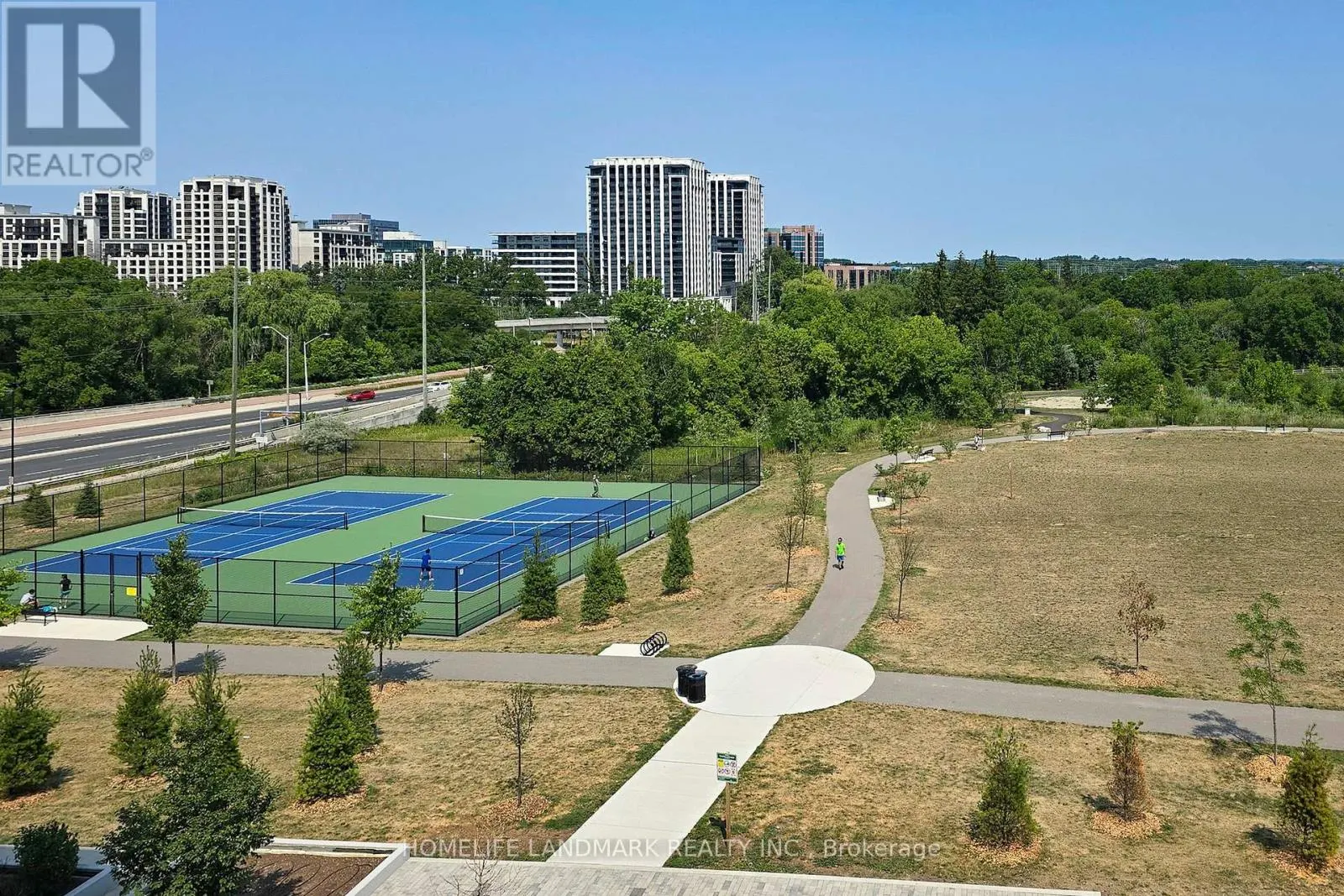 730 - 10 ROUGE VALLEY DRIVE W