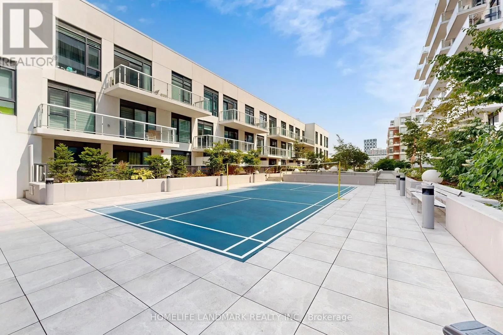 730 - 10 ROUGE VALLEY DRIVE W