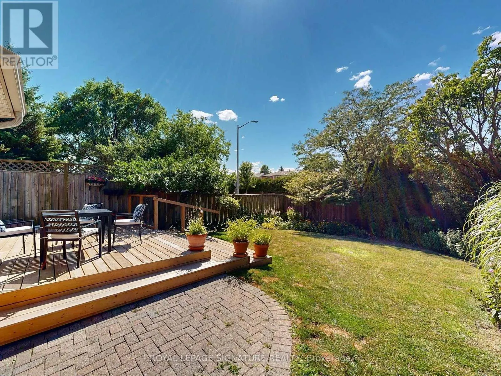 48 MILLCROFT WAY
