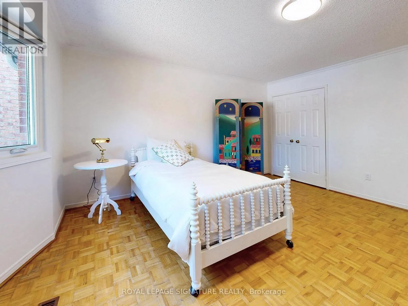 48 MILLCROFT WAY