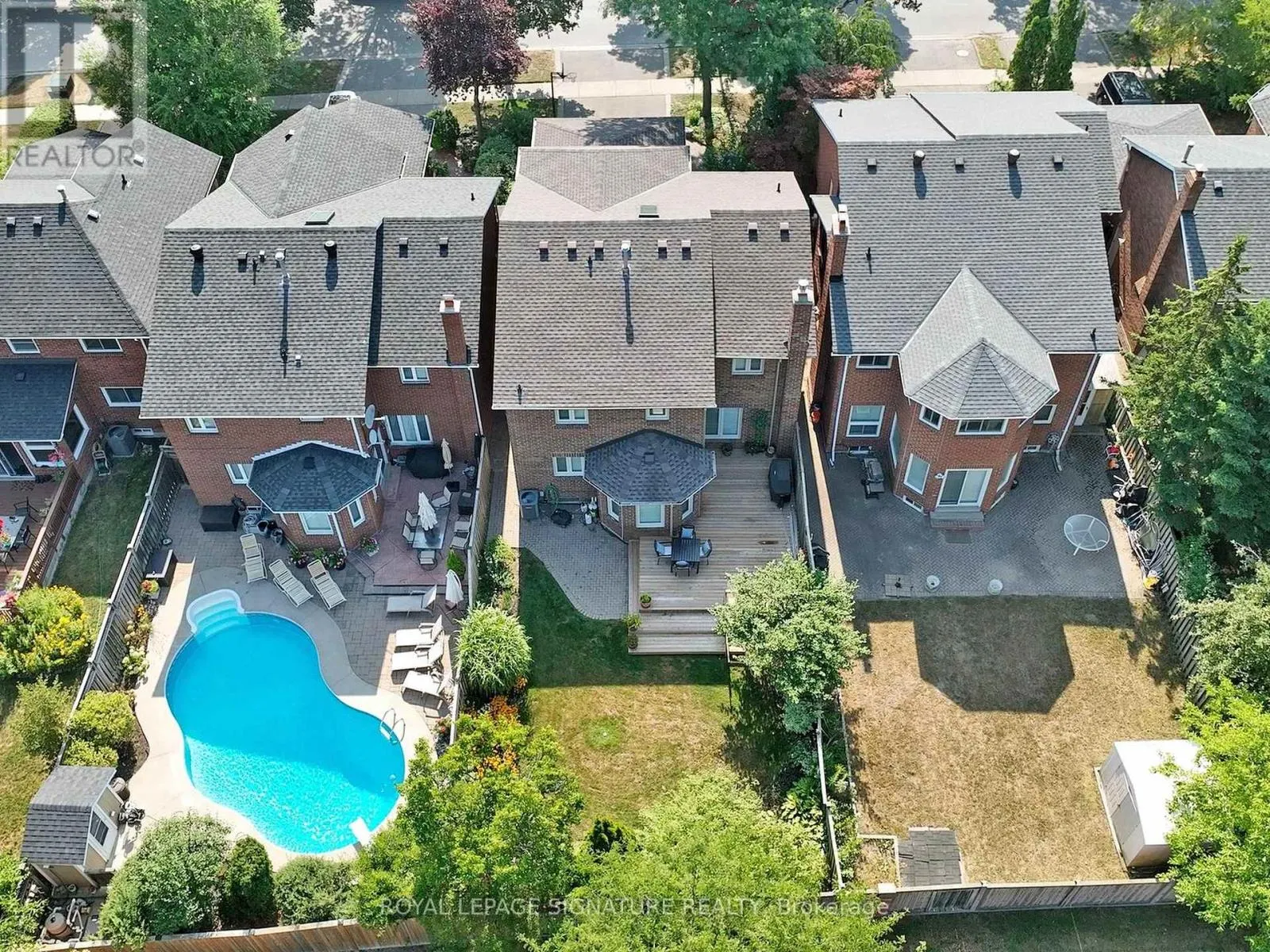 48 MILLCROFT WAY