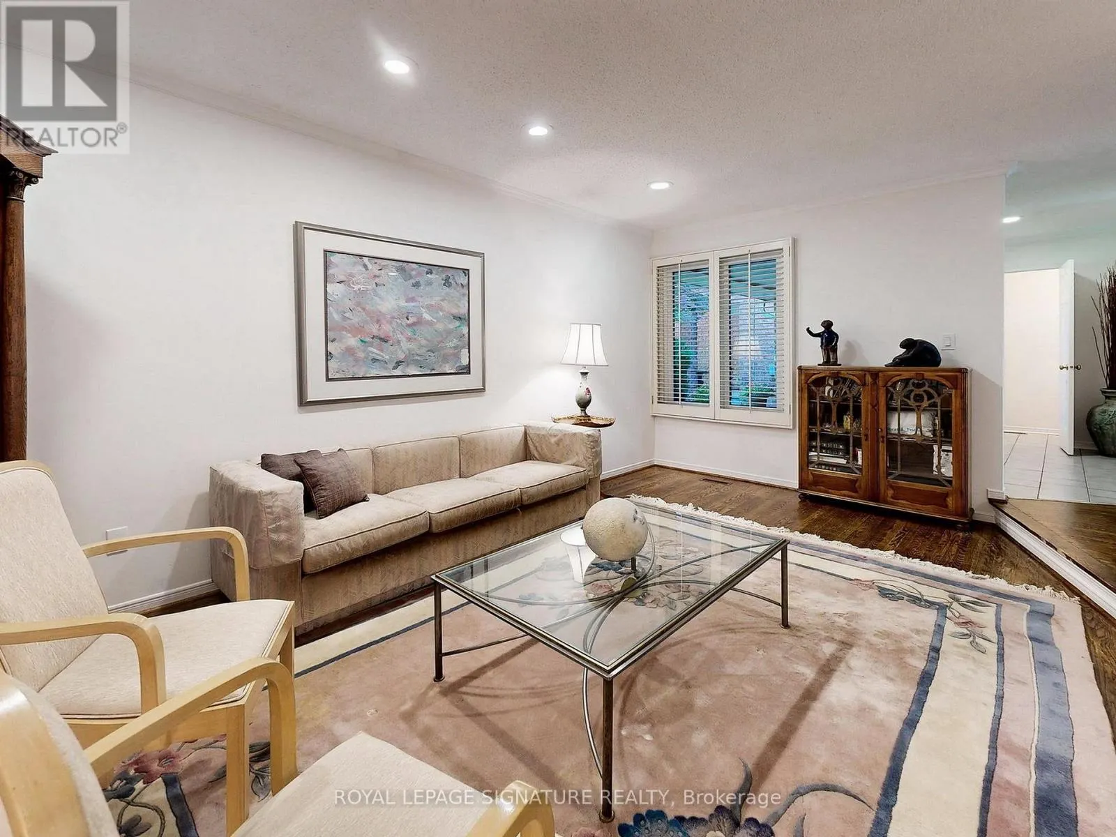 48 MILLCROFT WAY