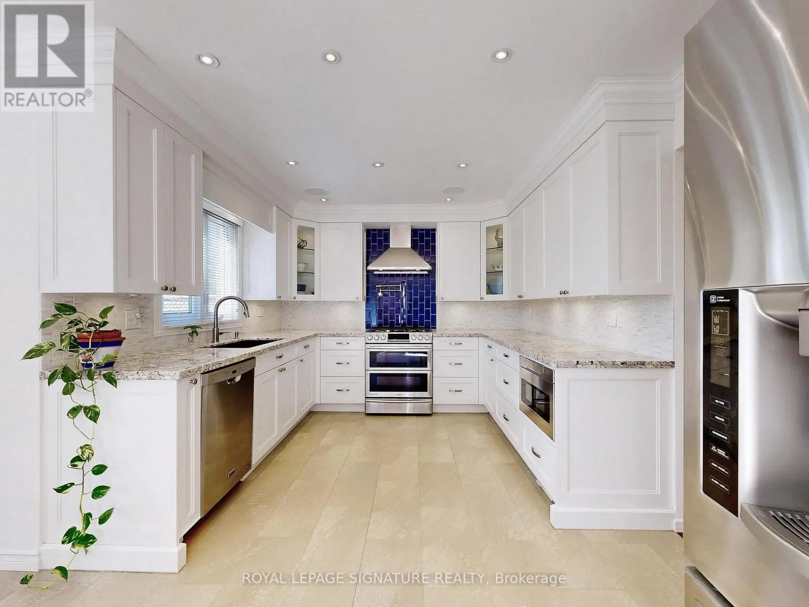 48 MILLCROFT WAY