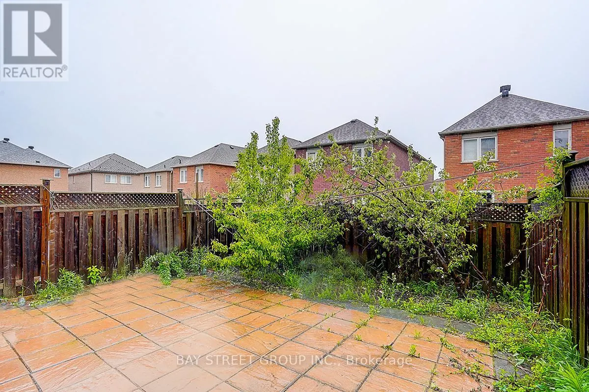 11 TARA CRESCENT