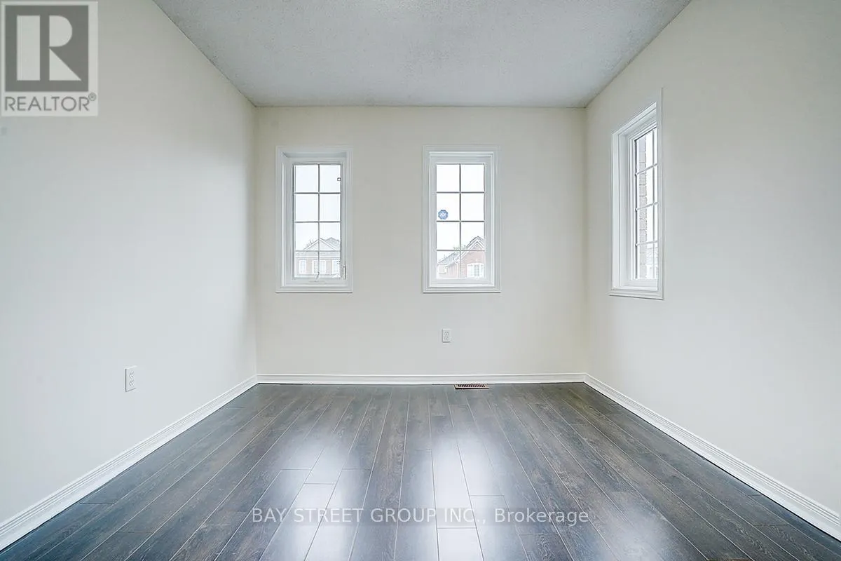 11 TARA CRESCENT