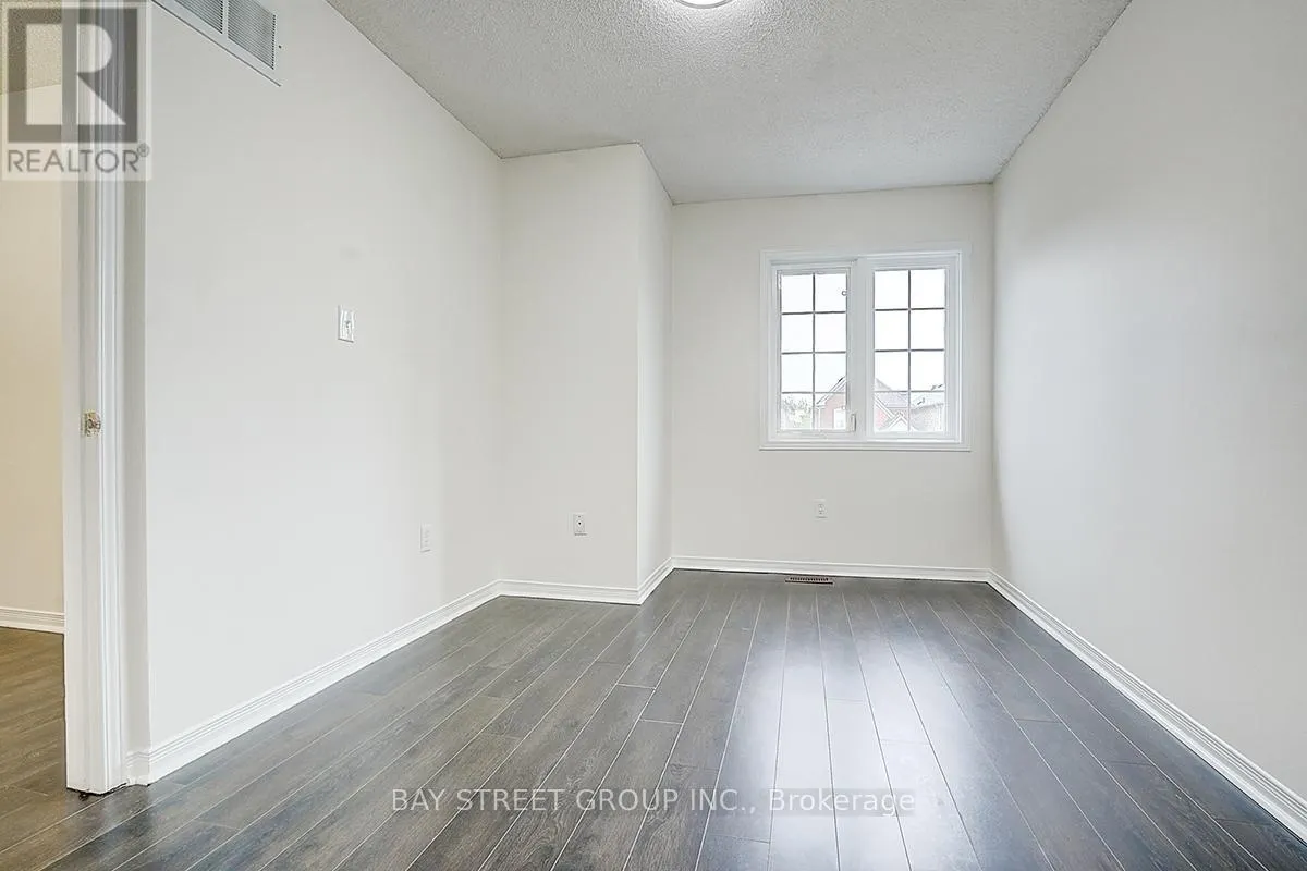 11 TARA CRESCENT