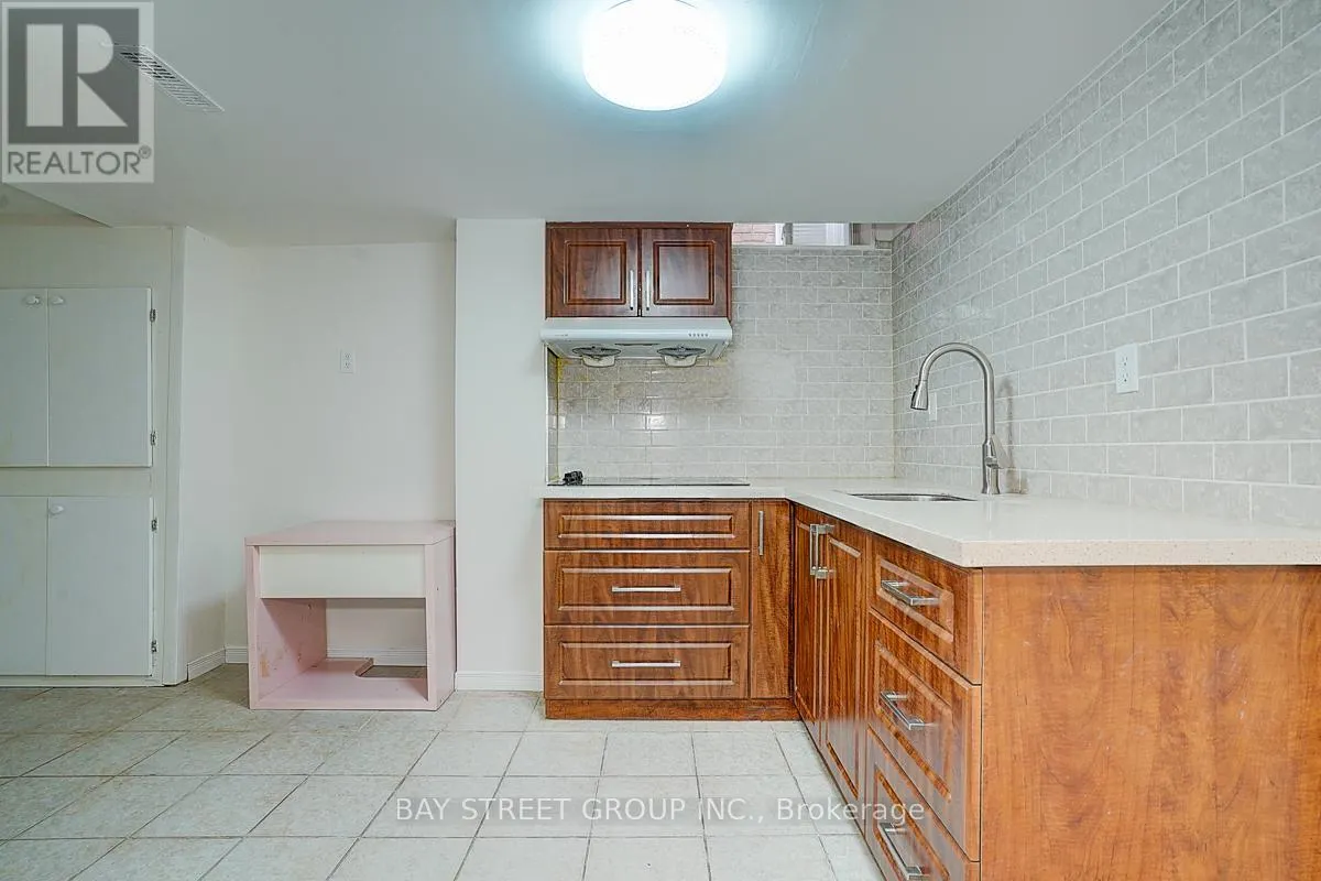 11 TARA CRESCENT