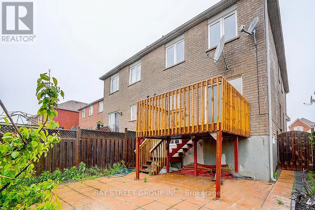11 TARA CRESCENT