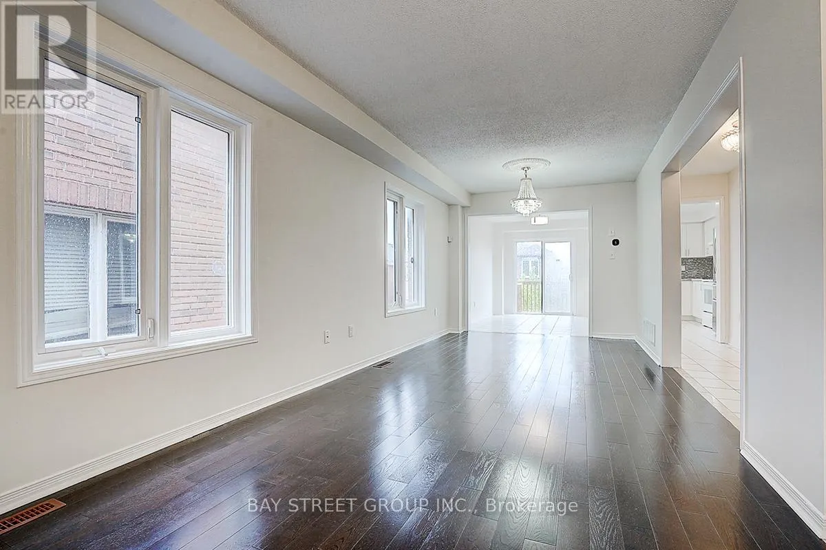 11 TARA CRESCENT