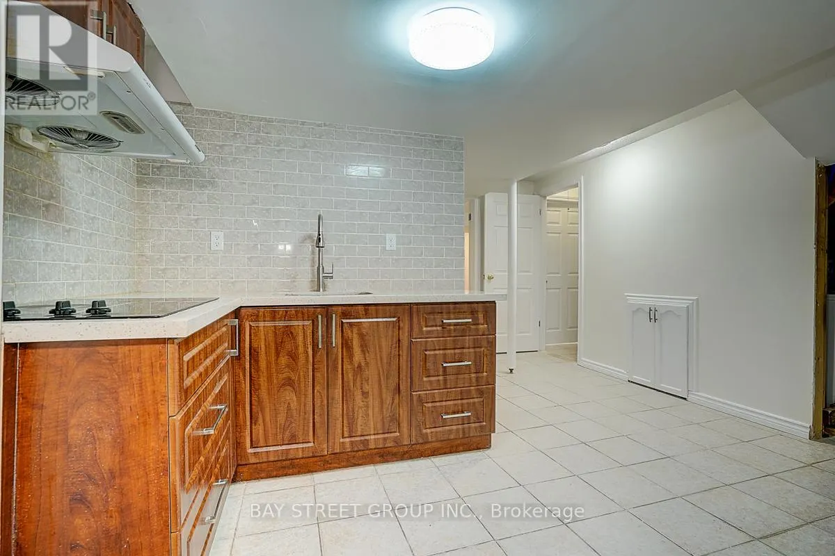 11 TARA CRESCENT