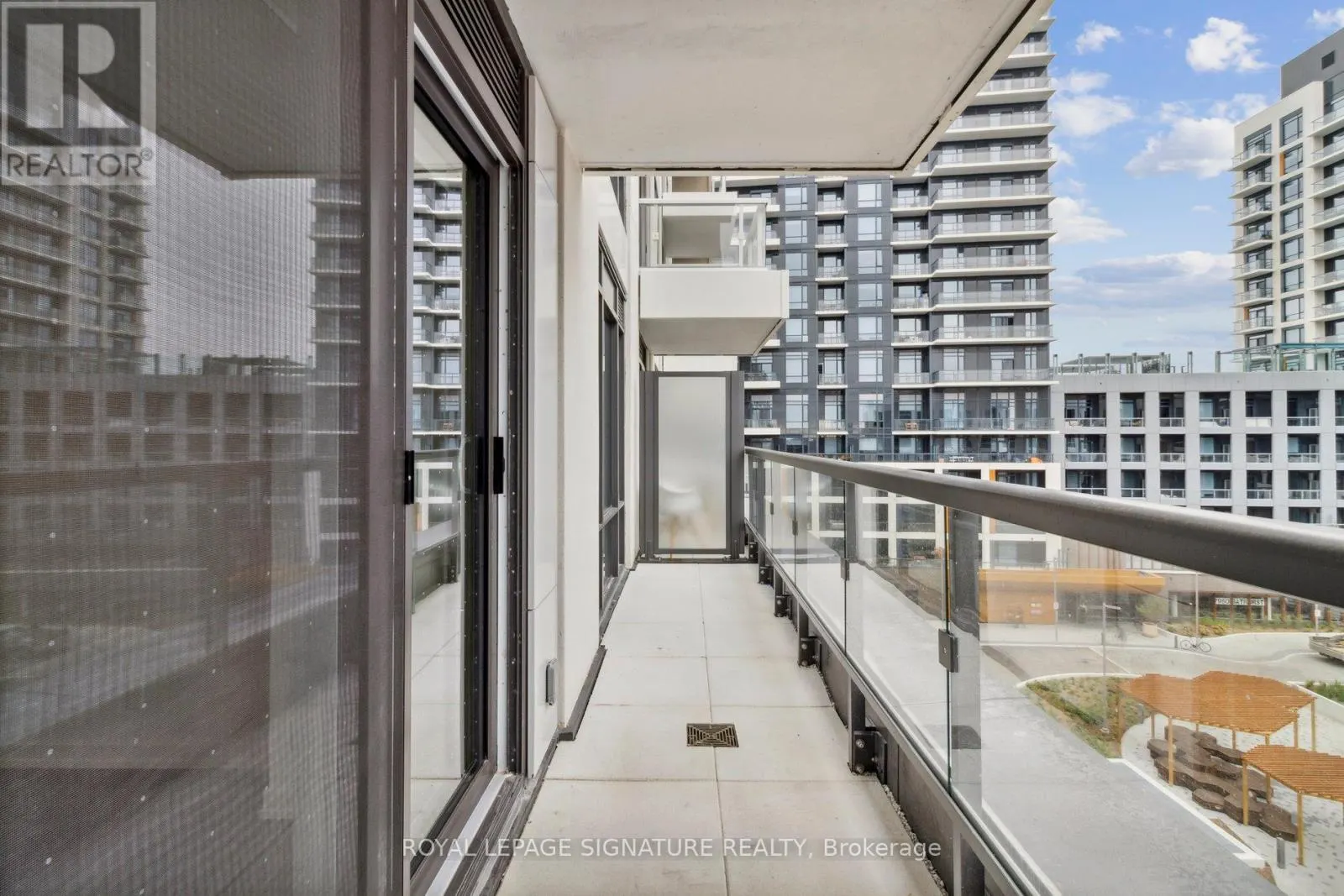 510 - 8 BEVERLEY GLEN BOULEVARD