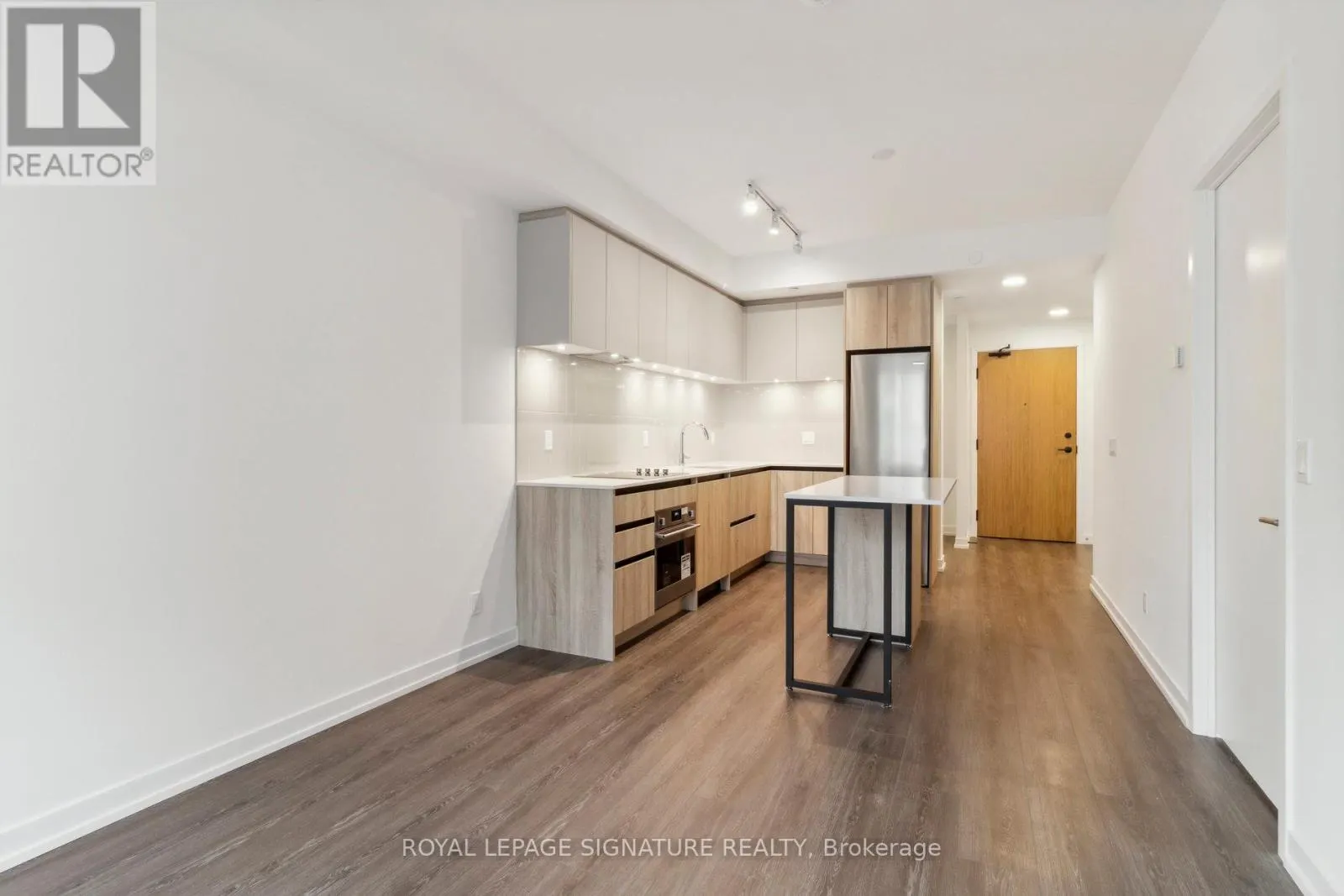 510 - 8 BEVERLEY GLEN BOULEVARD