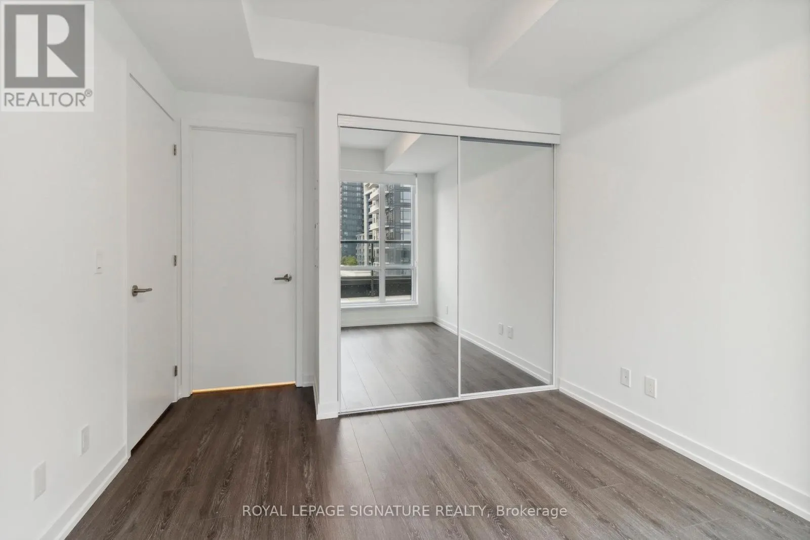 510 - 8 BEVERLEY GLEN BOULEVARD