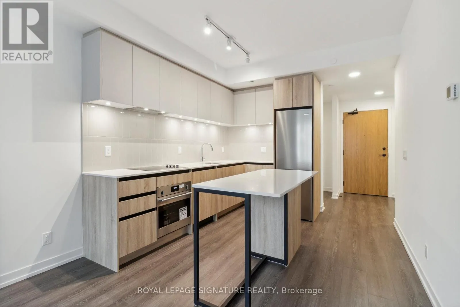 510 - 8 BEVERLEY GLEN BOULEVARD