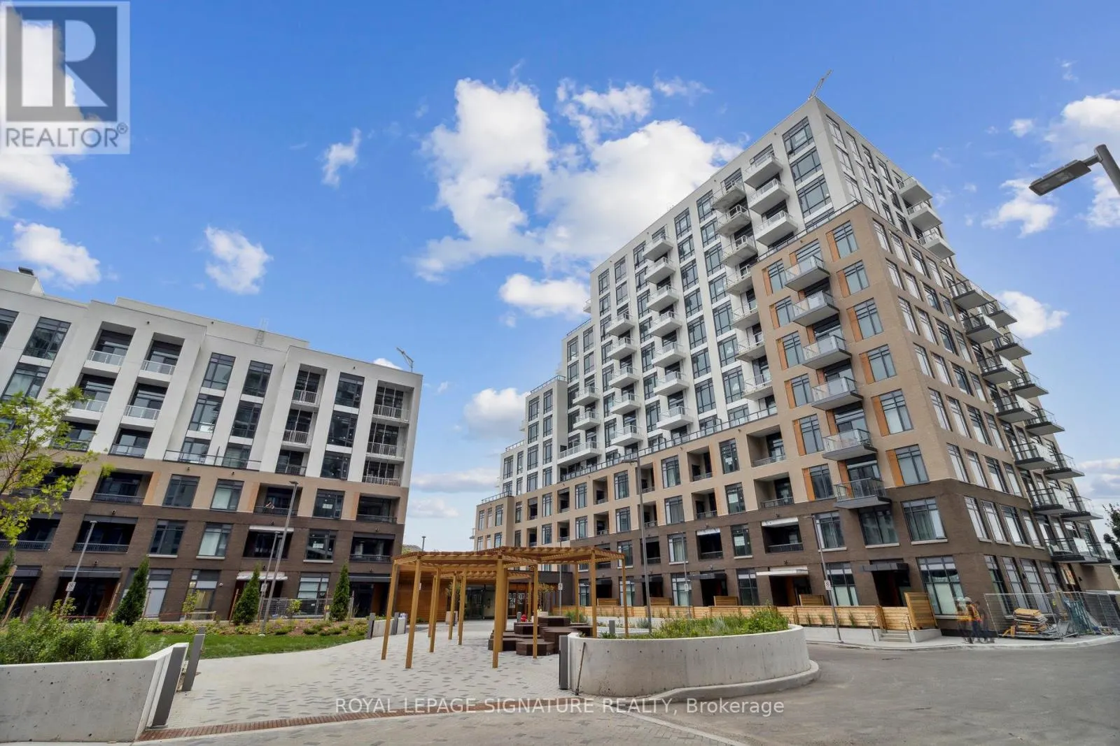 510 - 8 BEVERLEY GLEN BOULEVARD