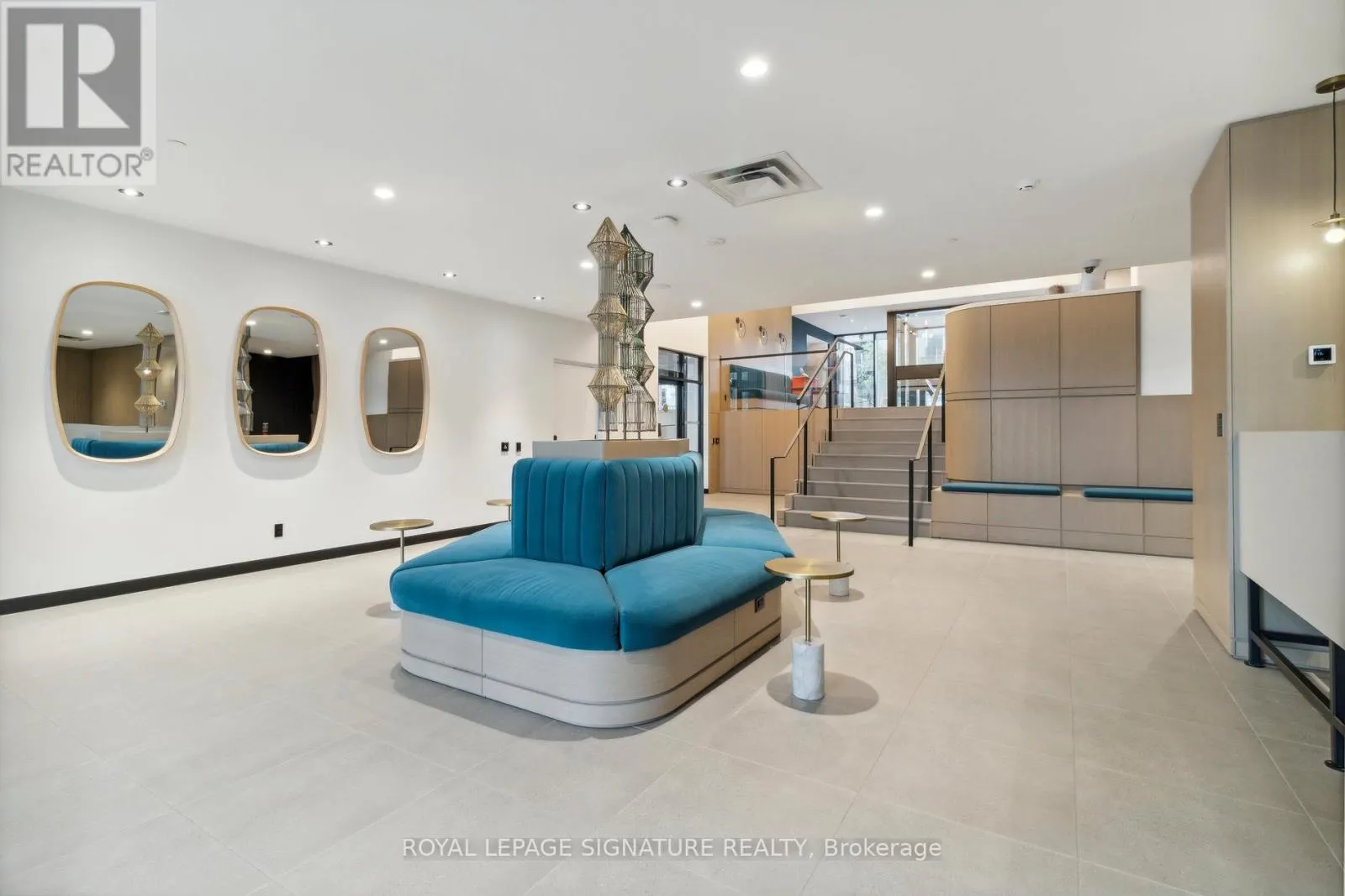 510 - 8 BEVERLEY GLEN BOULEVARD