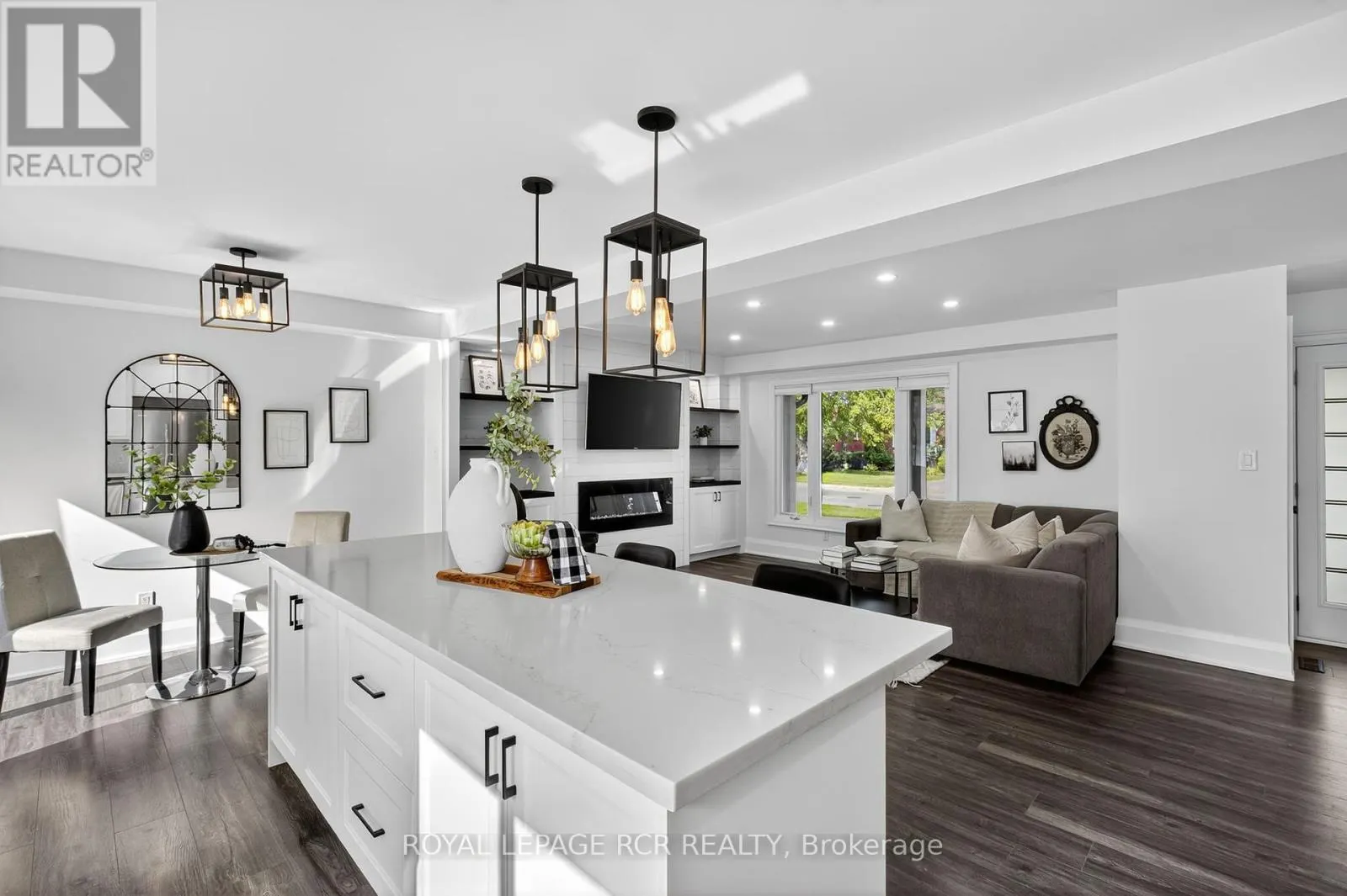 179 TUPPER STREET W
