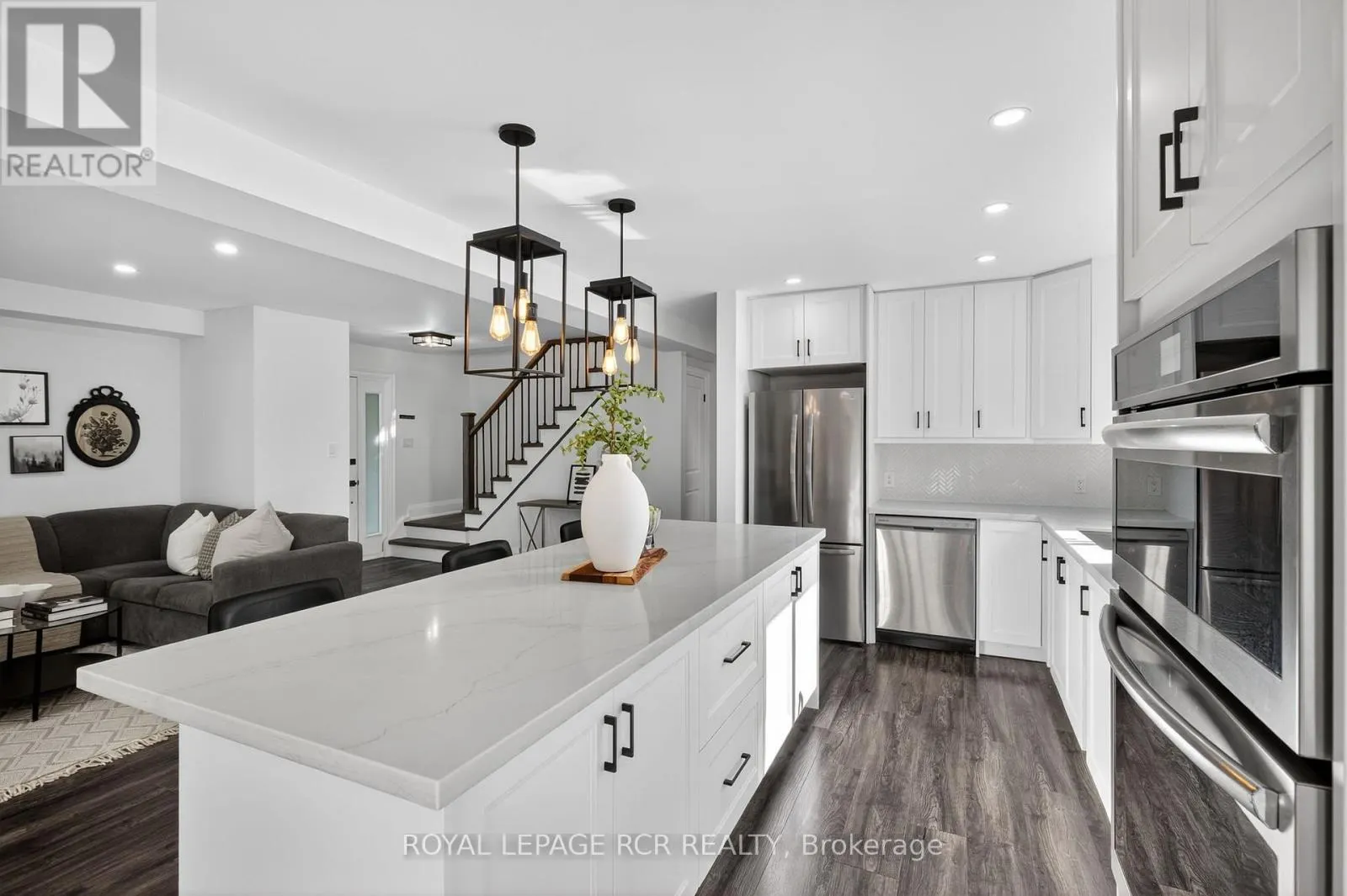 179 TUPPER STREET W