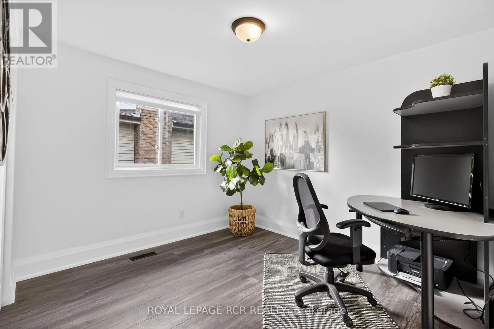179 TUPPER STREET W