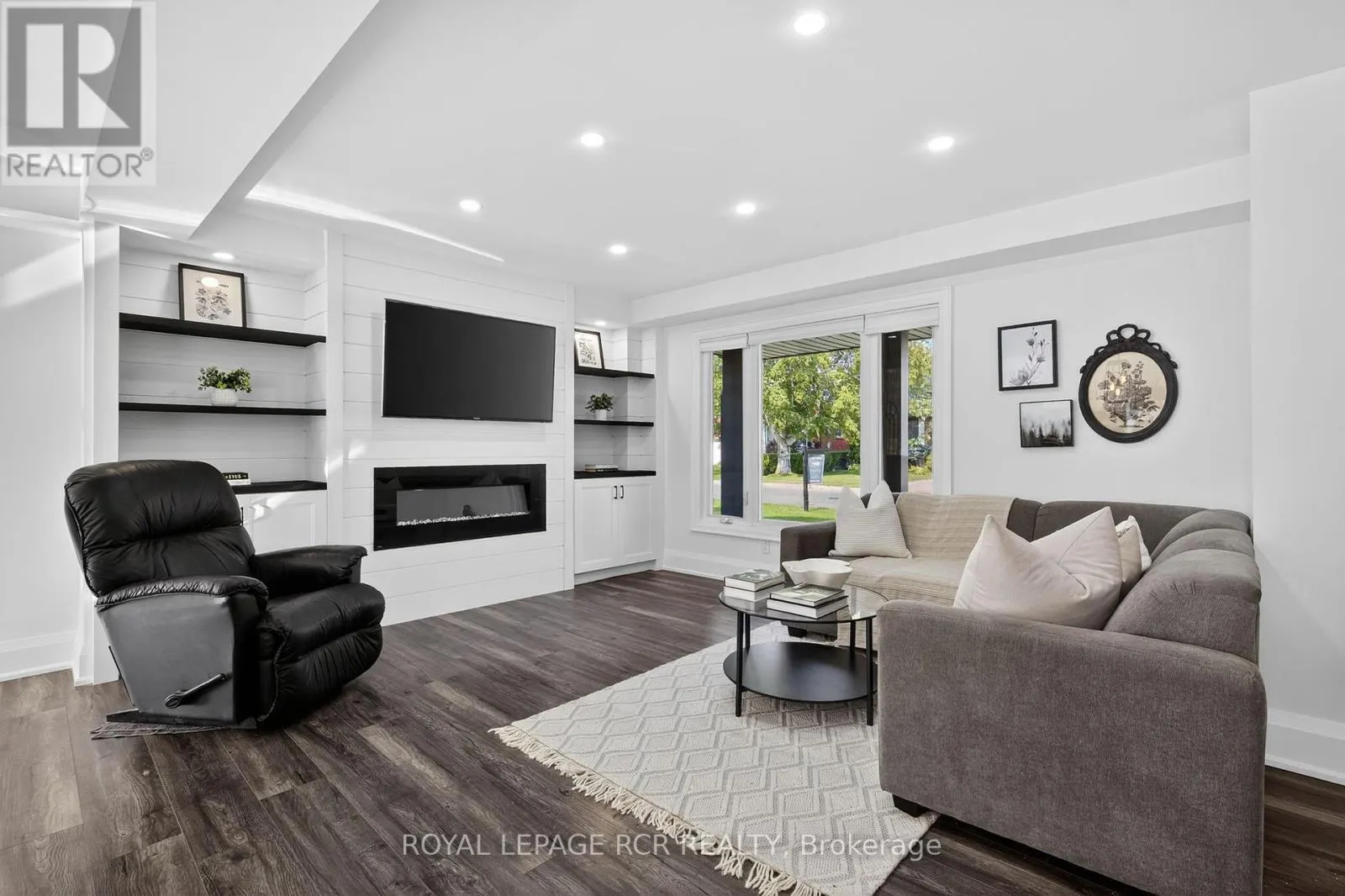 179 TUPPER STREET W