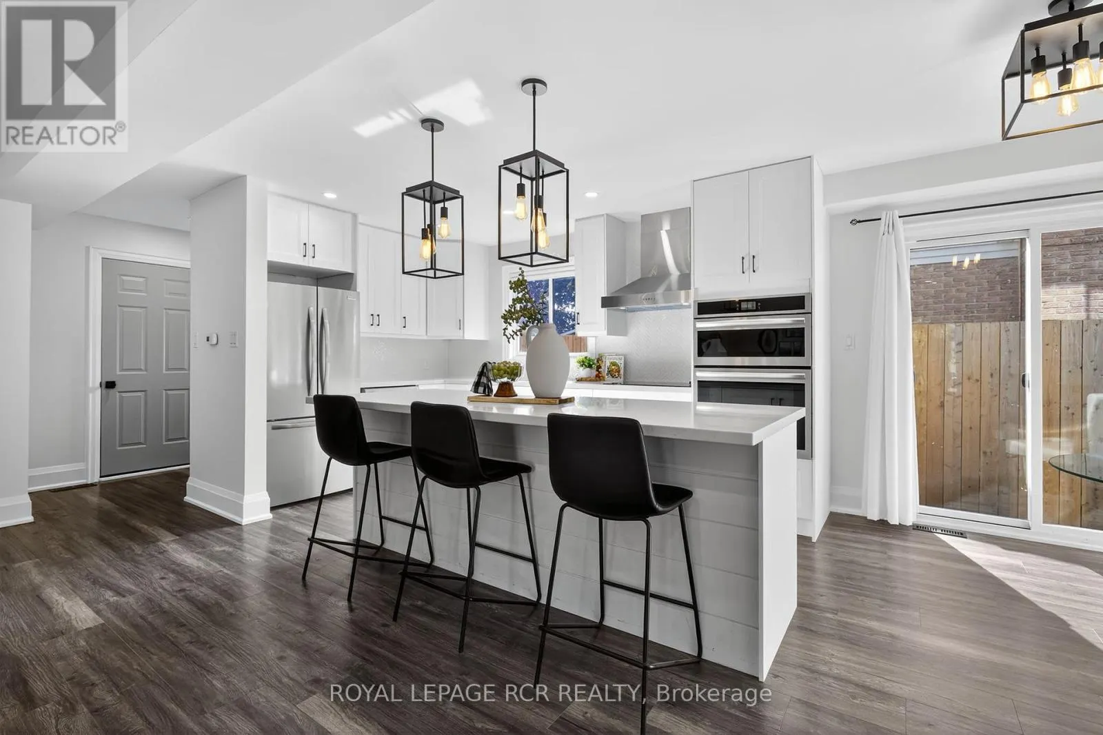 179 TUPPER STREET W