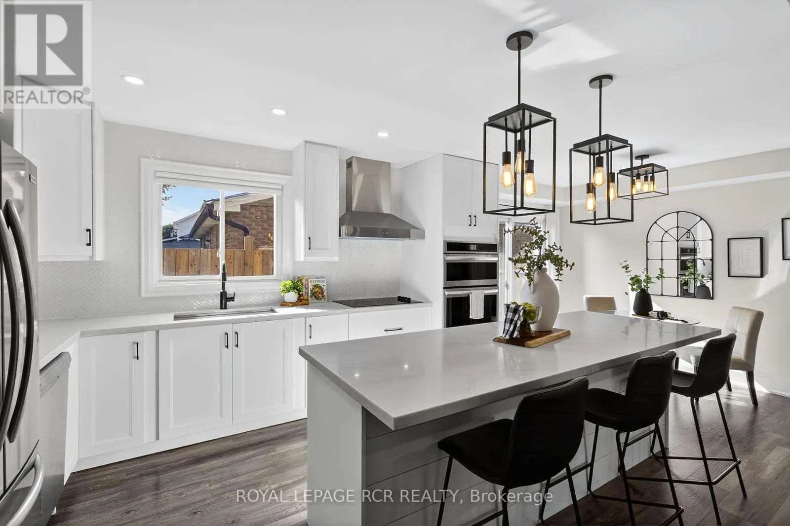 179 TUPPER STREET W