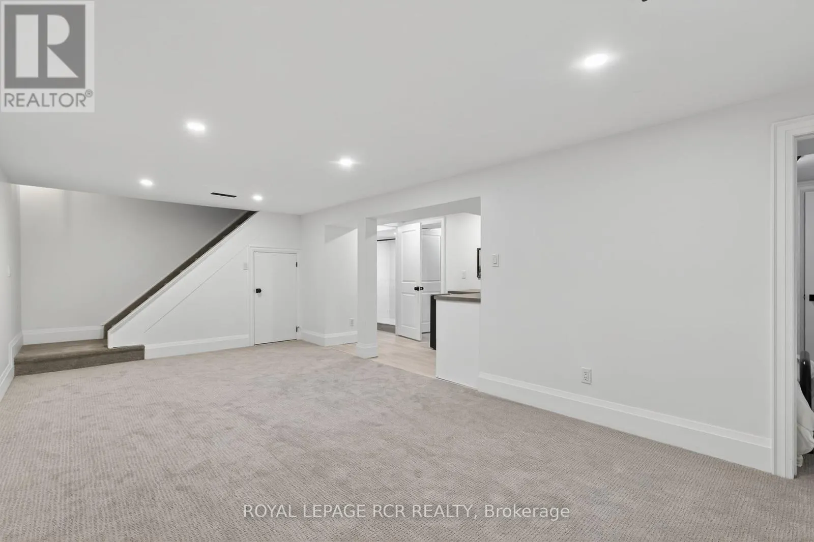 179 TUPPER STREET W