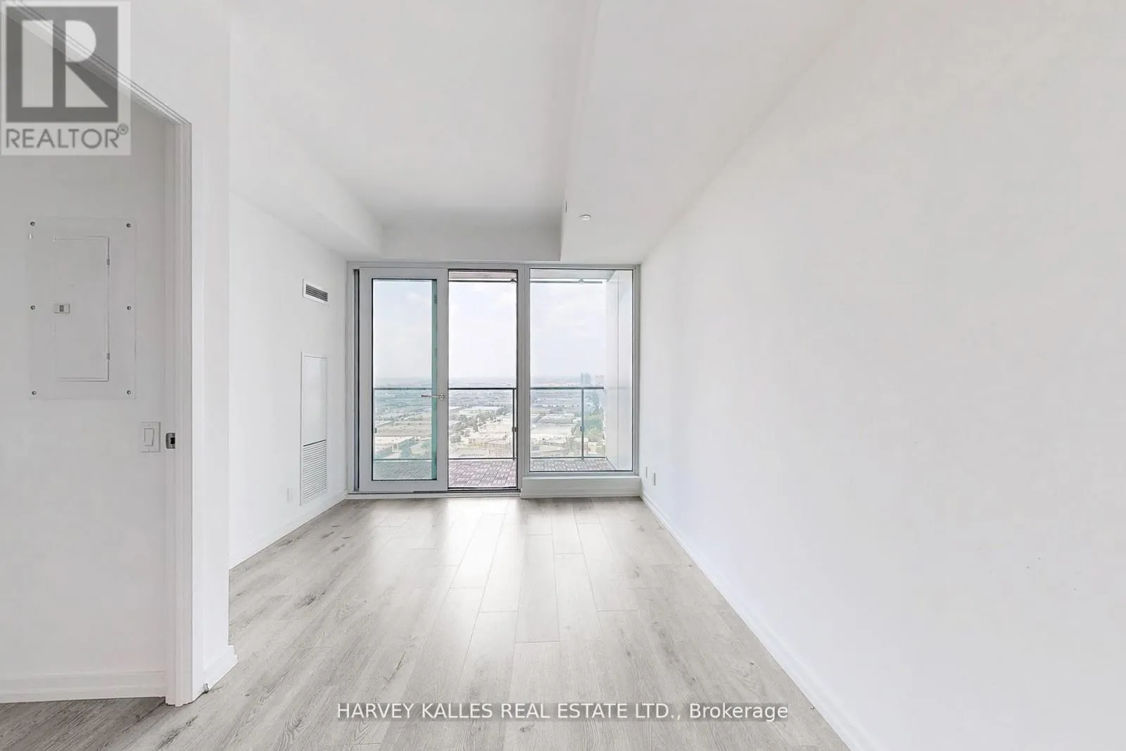2807 - 7890 JANE STREET