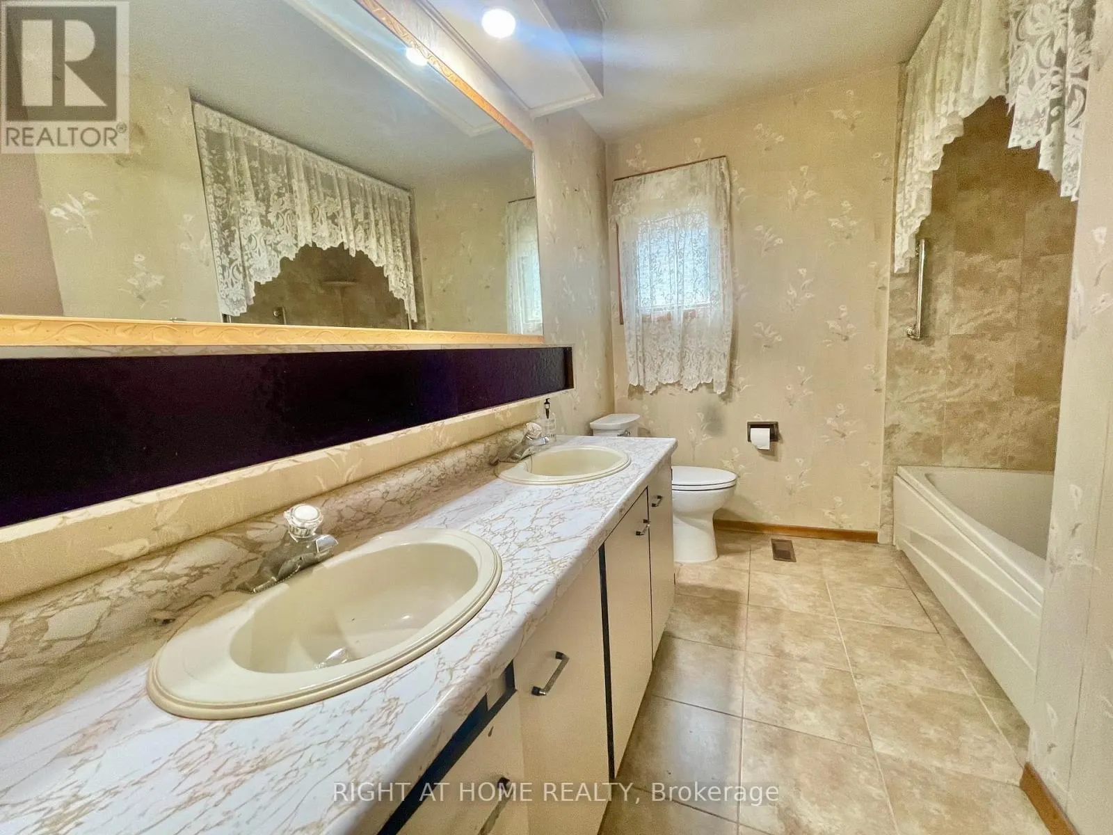 23 POMANDER ROAD