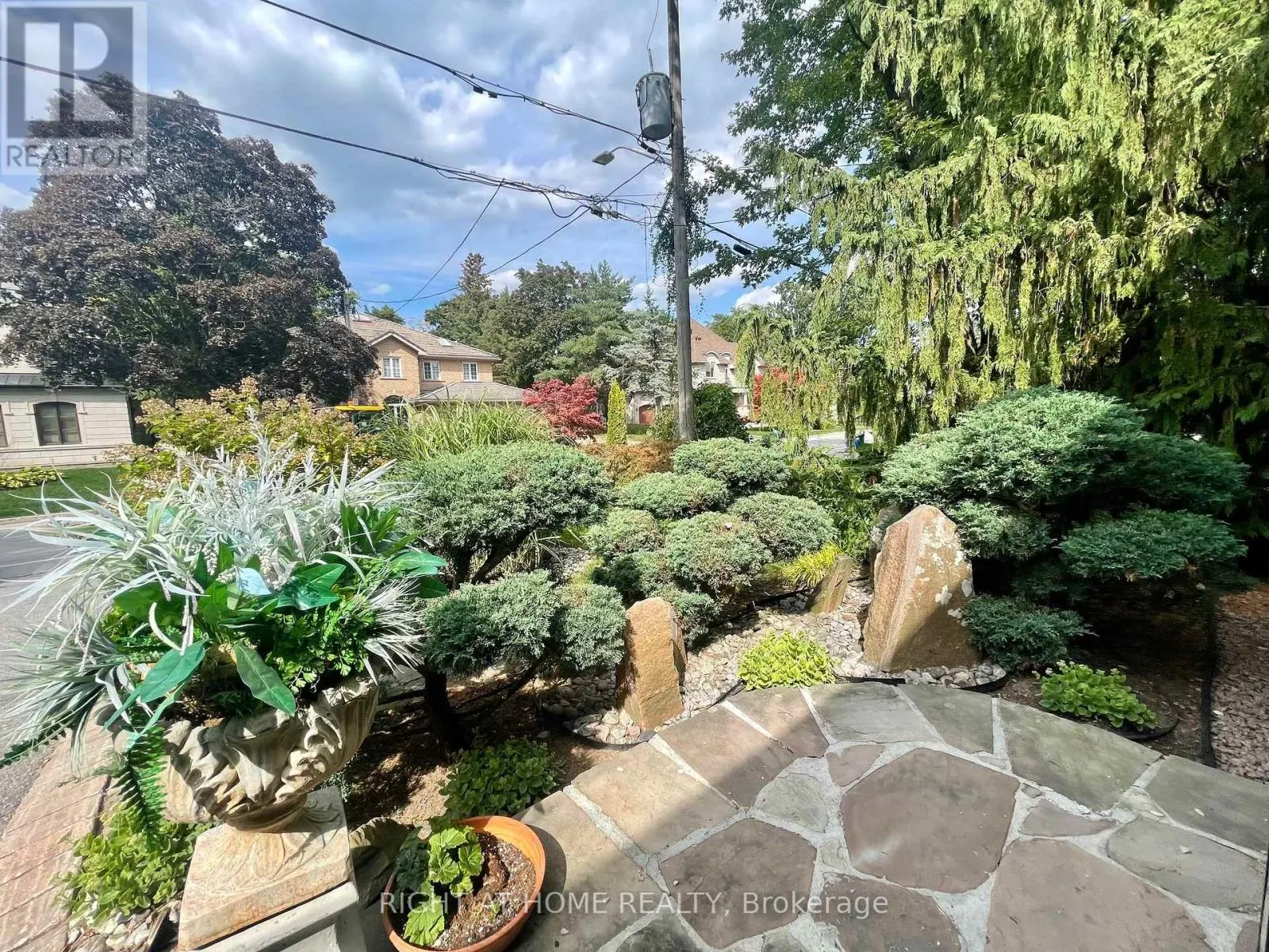 23 POMANDER ROAD