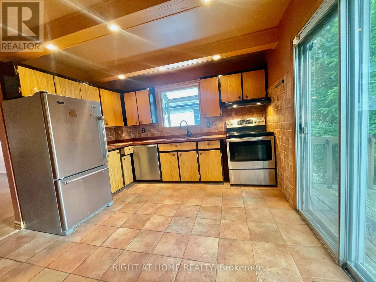 23 POMANDER ROAD