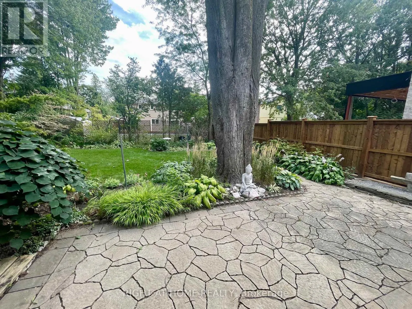 23 POMANDER ROAD