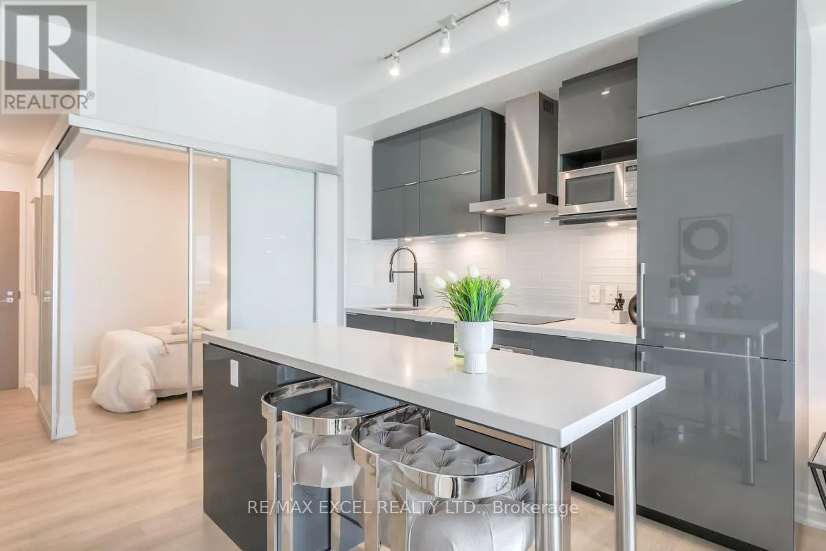 903 - 8 ROUGE VALLEY DRIVE W