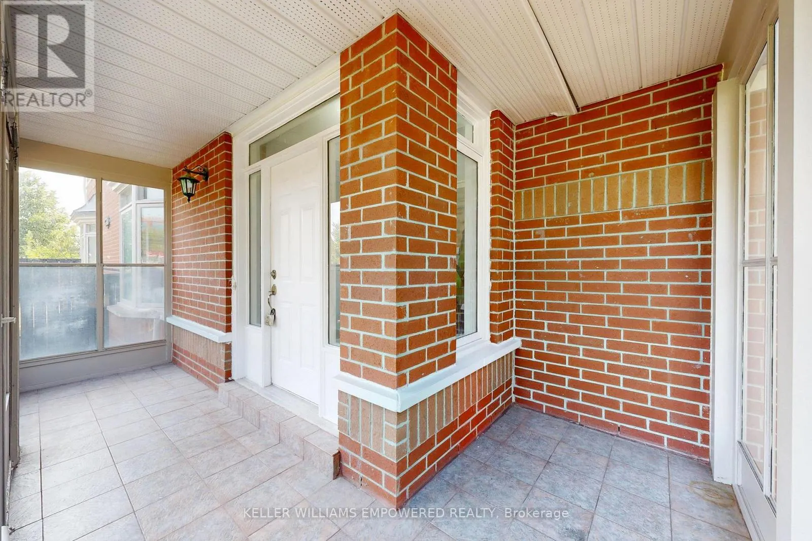 71 MANSFIELD LANE