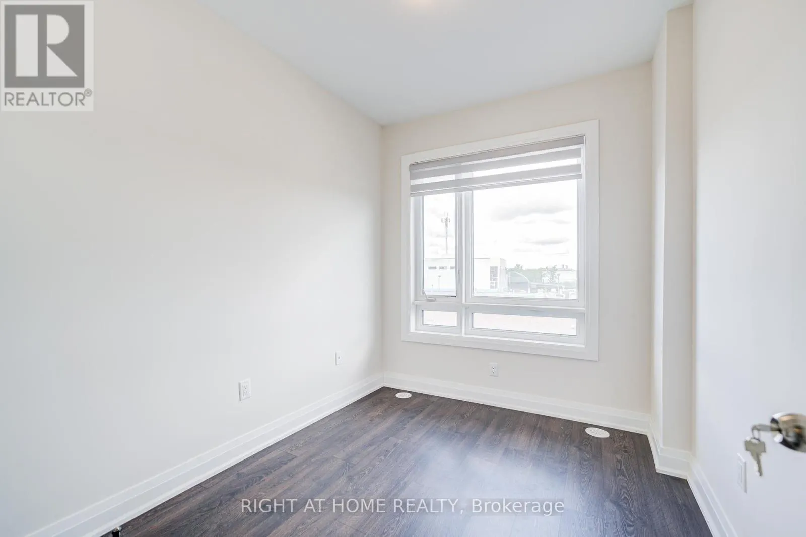 UPPER - 33 JOHN STOCKS WAY