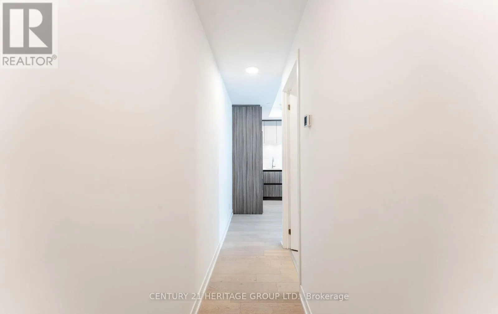 201 - 7950 BATHURST STREET