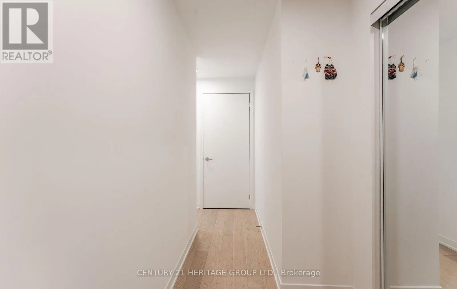 201 - 7950 BATHURST STREET