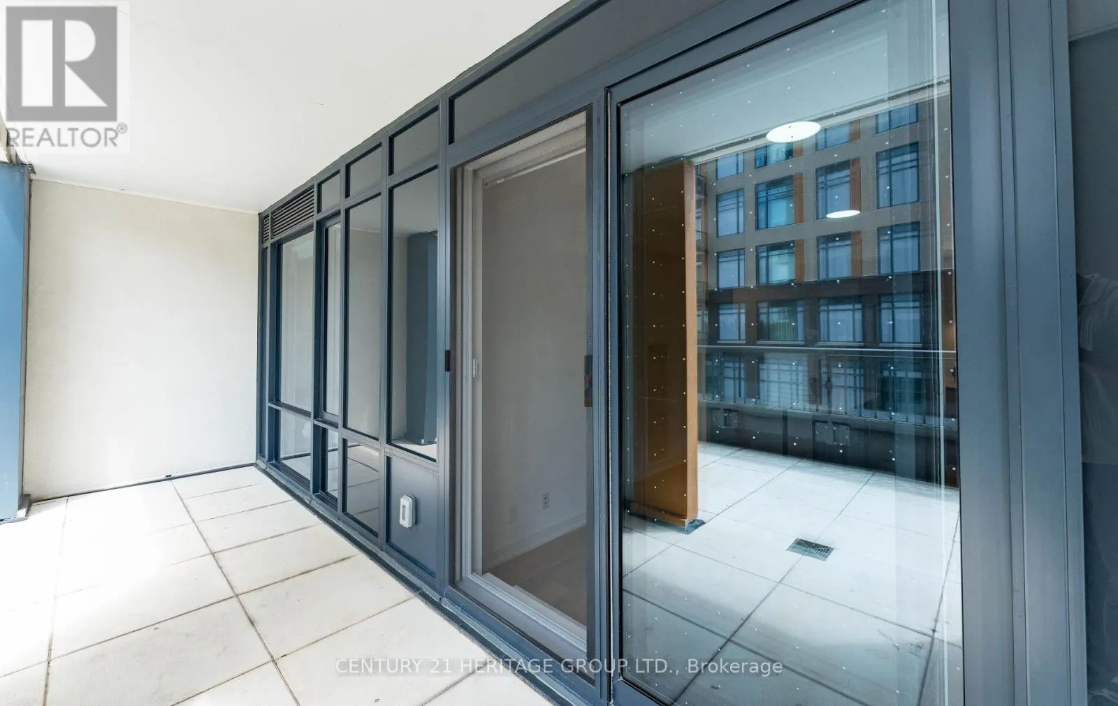 201 - 7950 BATHURST STREET